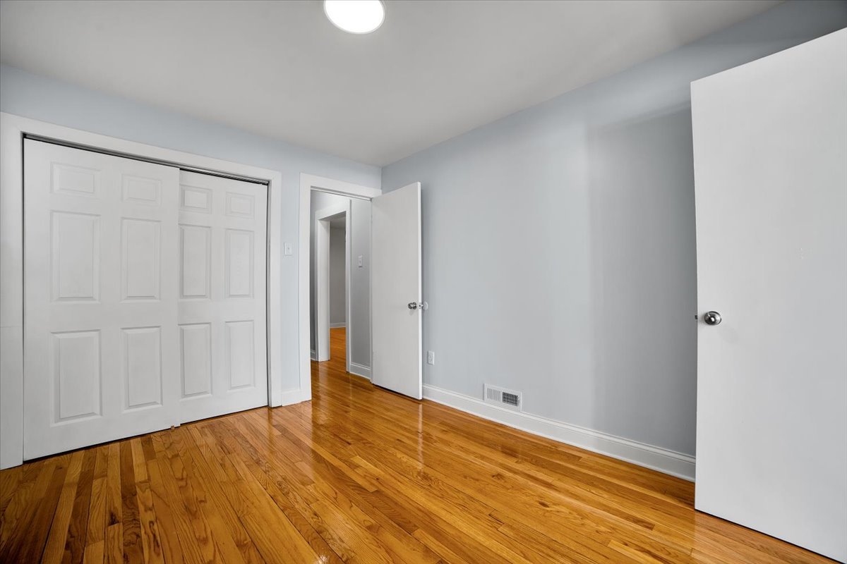 1810 N Luna Avenue Property Photo 14