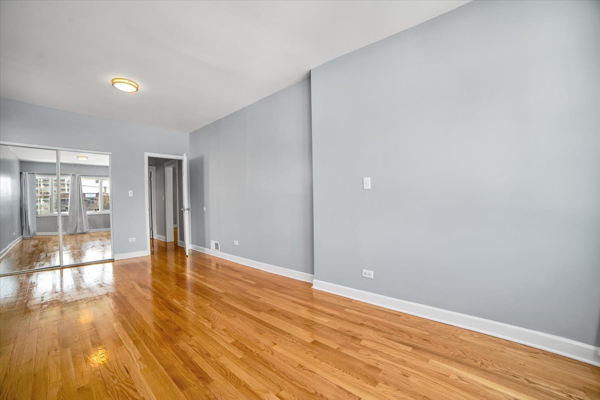 1810 N Luna Avenue Property Photo 16