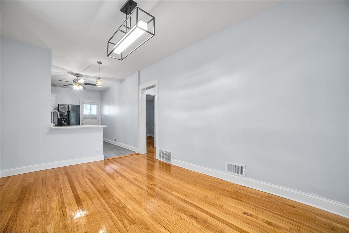 1810 N Luna Avenue Property Photo 20