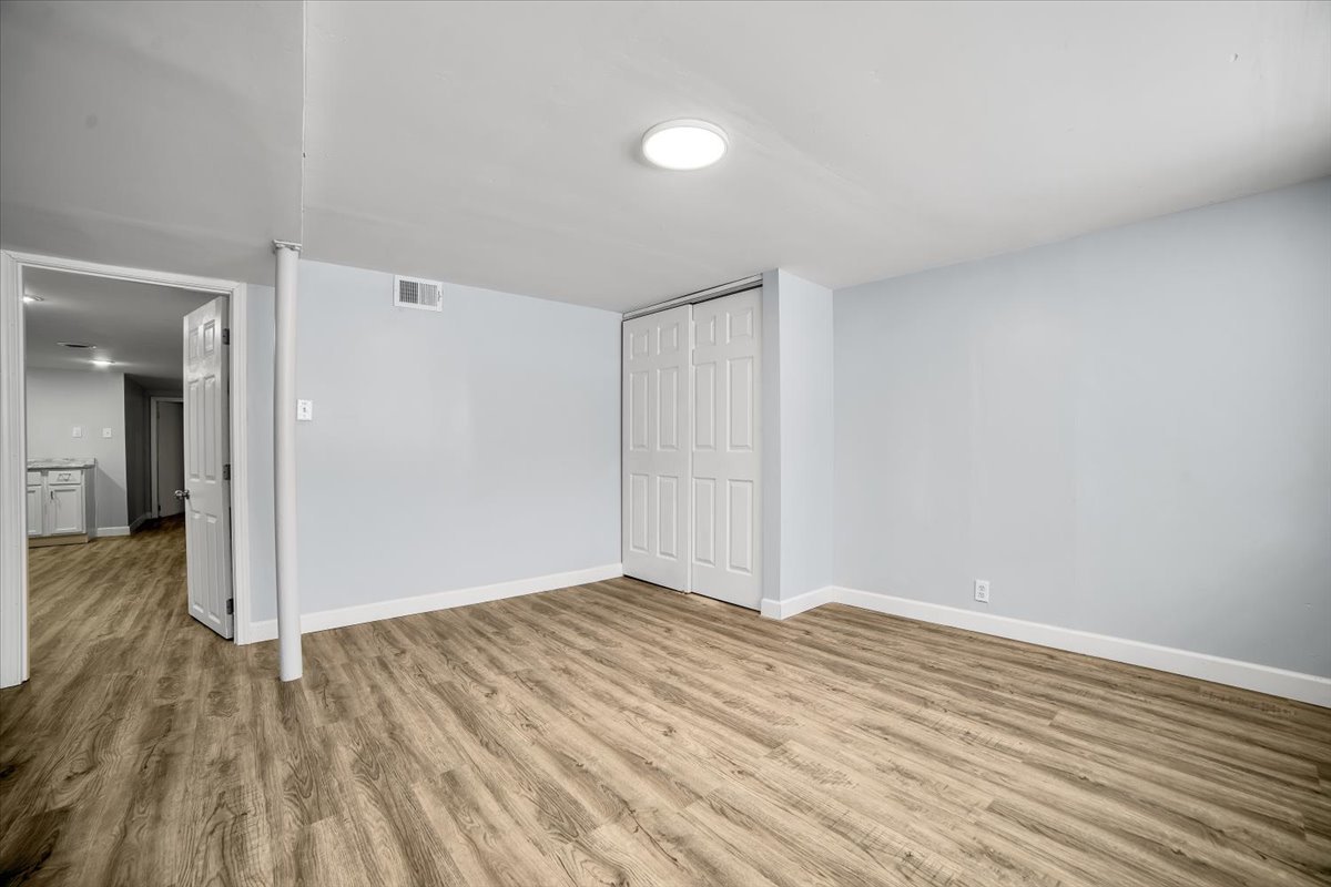 1810 N Luna Avenue Property Photo 24