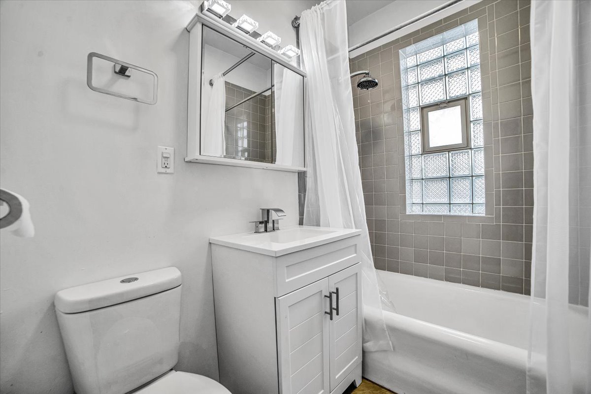 1810 N Luna Avenue Property Photo 29