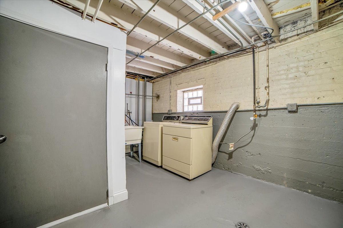 1810 N Luna Avenue Property Photo 31