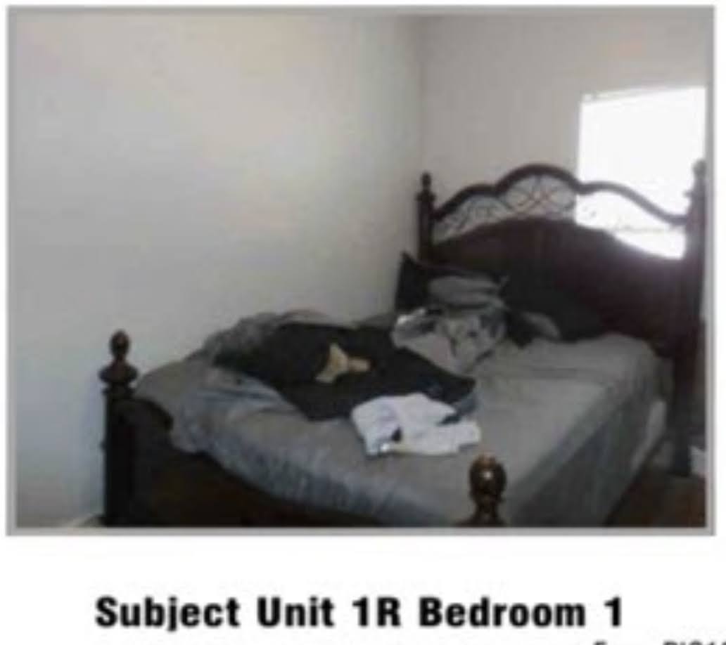 8711 S Exchange Avenue Property Photo 4