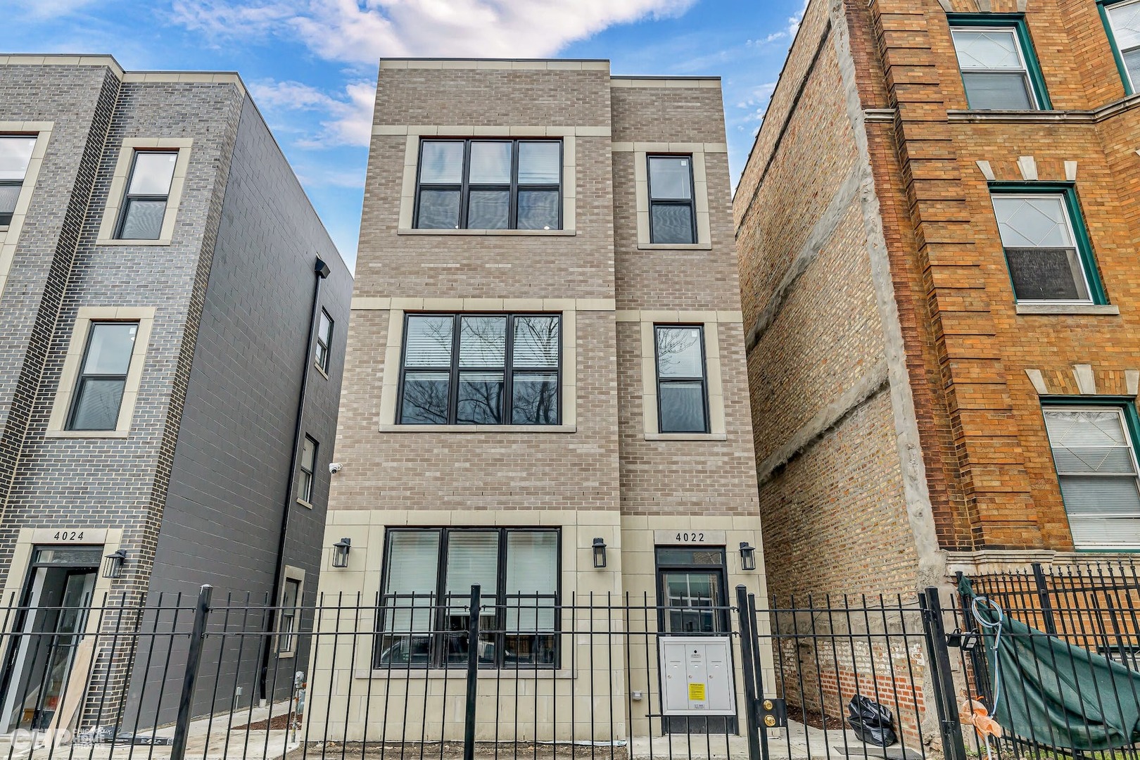 4024 S Calumet Ave Property Photo