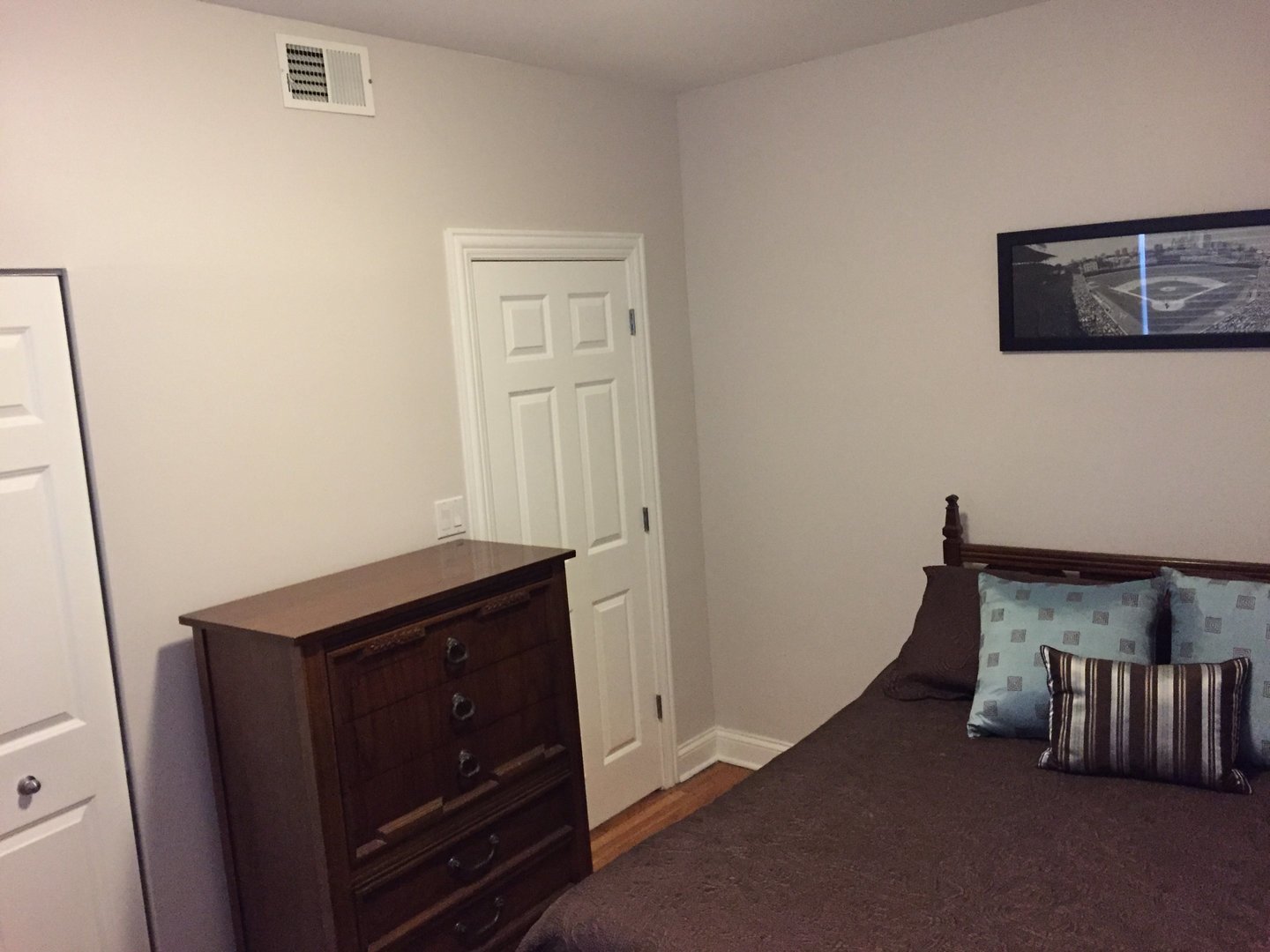 909 W Cornelia Avenue 2n Property Photo 9