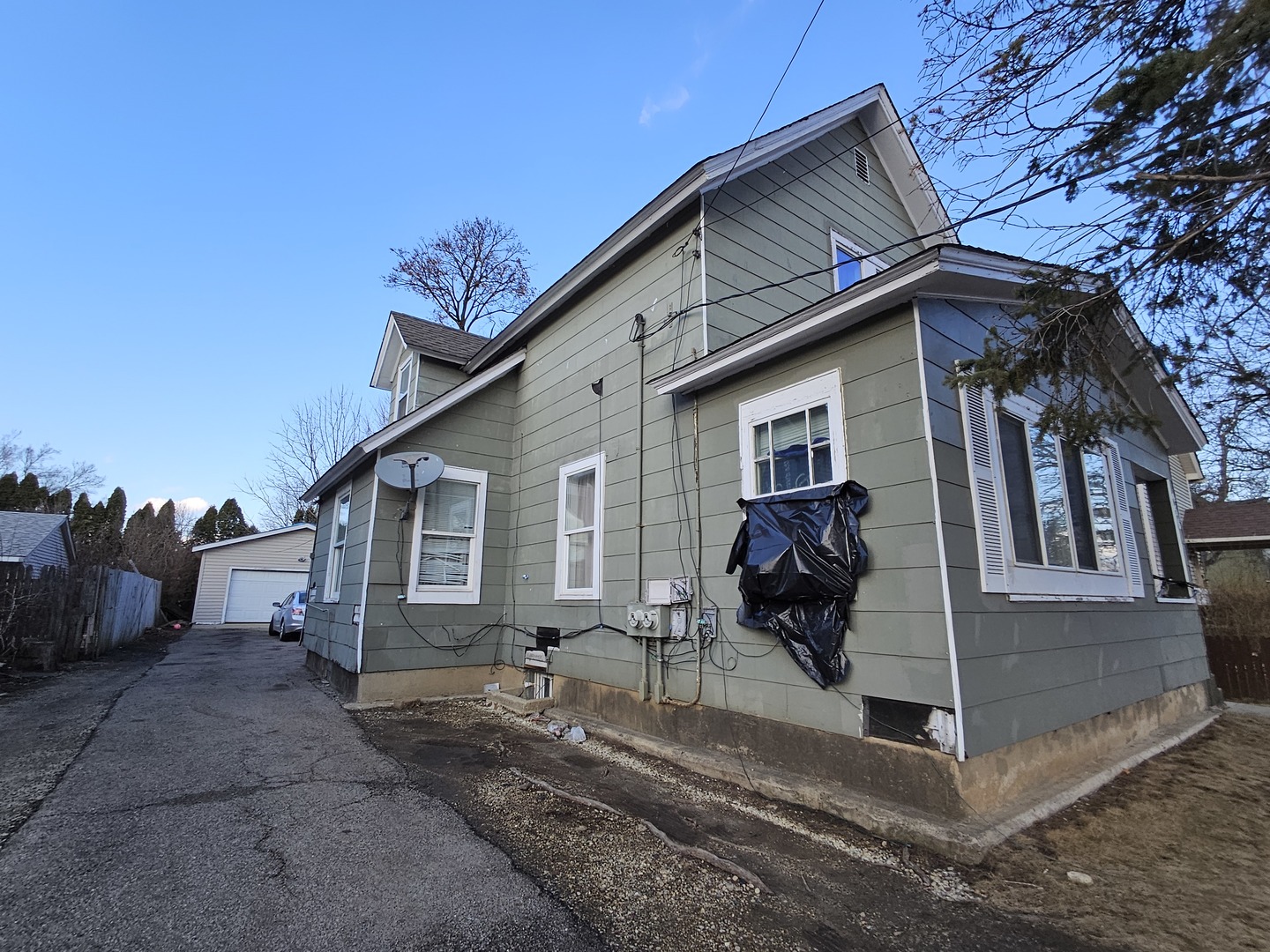 456 Walnut Avenue Property Photo 2