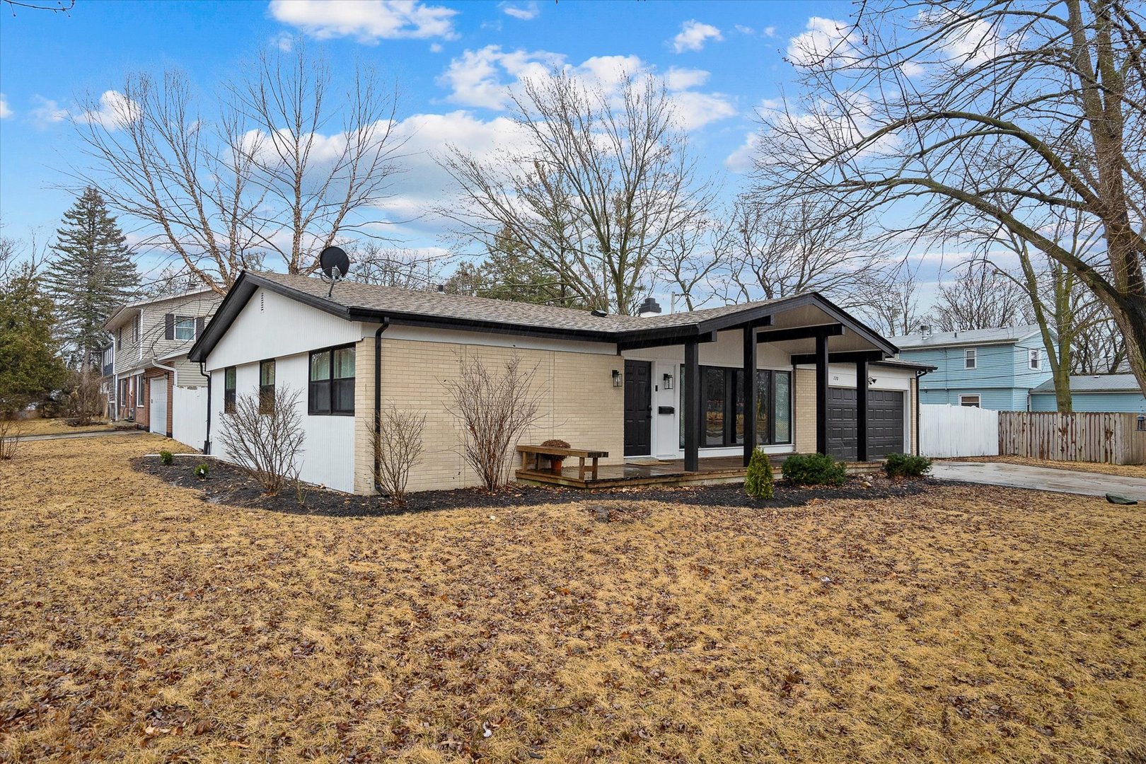 De Kalb High School Real Estate Listings Main Image