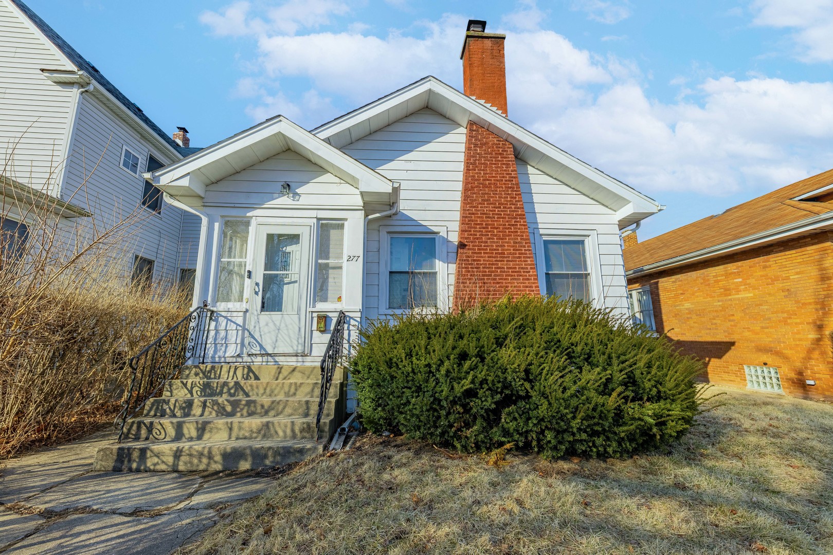 277 W 15th St Property Photo