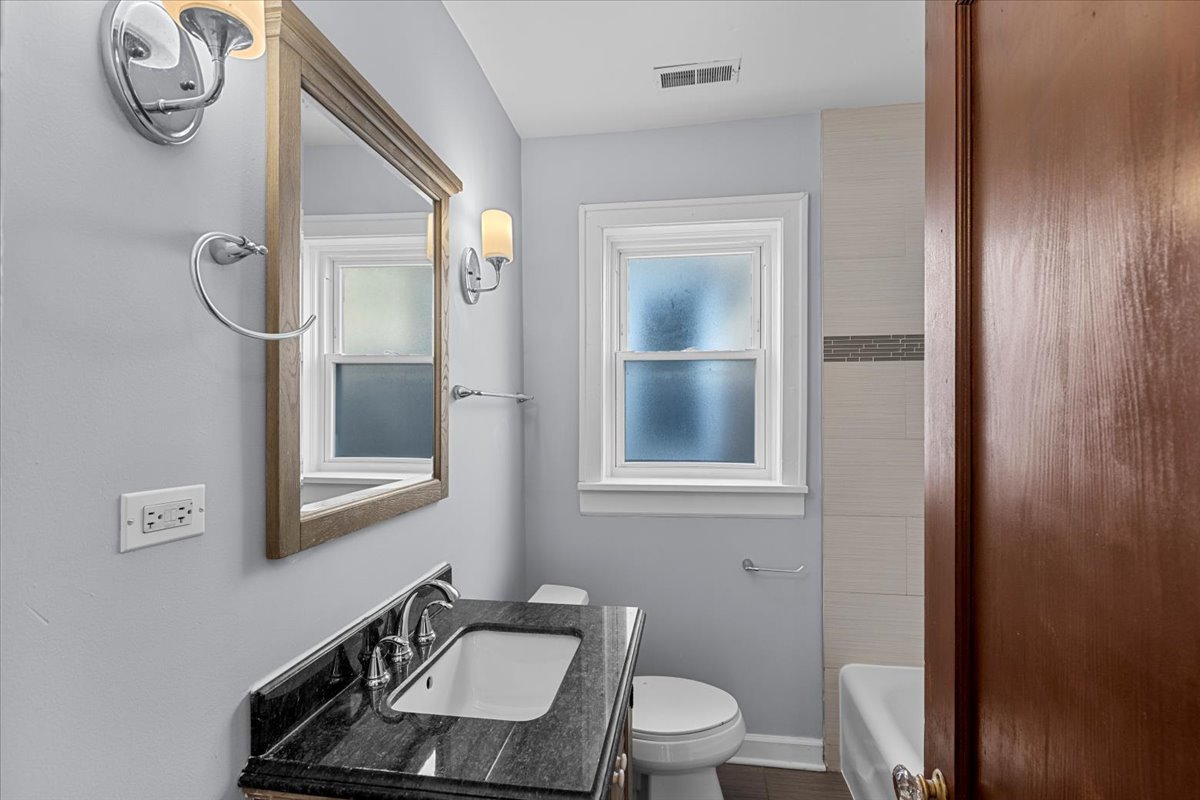 5936 N Campbell Avenue Property Photo 10