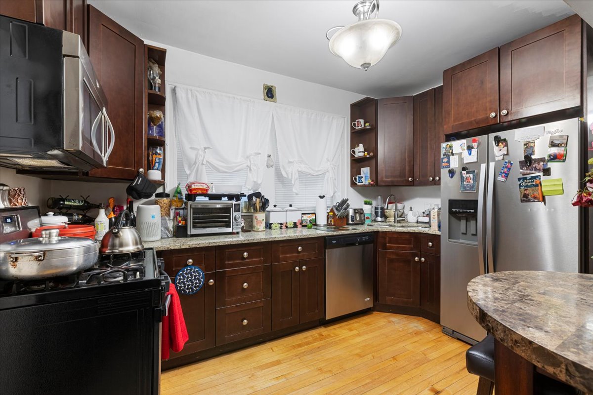 5936 N Campbell Avenue Property Photo 12