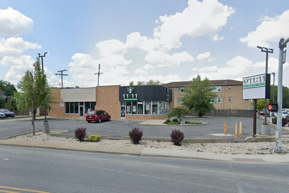 2680 N River Road Property Photo