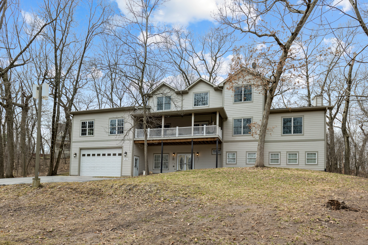 122 Lincolnwood Court Property Photo