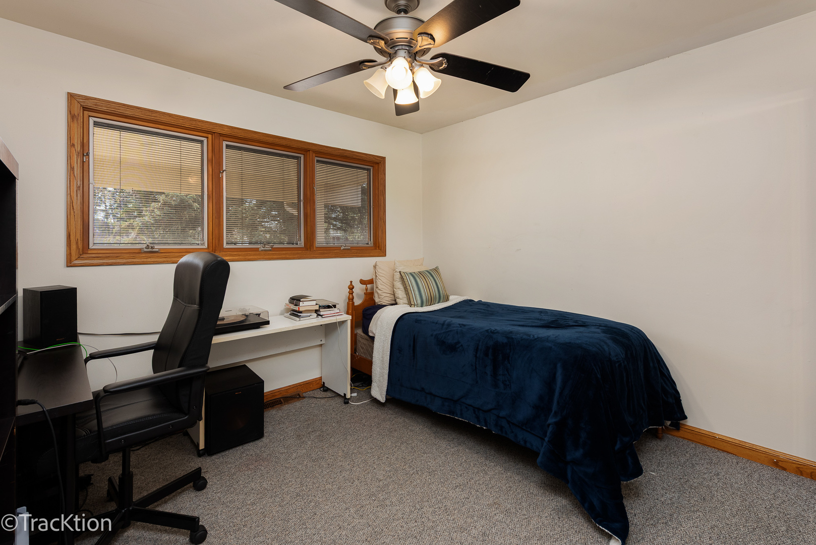 716 W 79th Place Property Photo 18