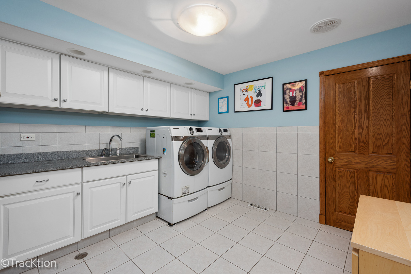 716 W 79th Place Property Photo 36