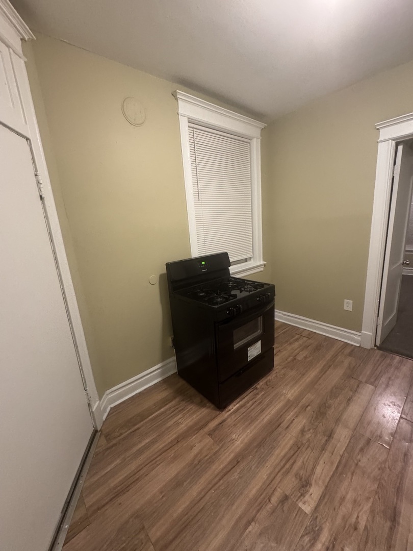 1504 E 74th Place Property Photo 16
