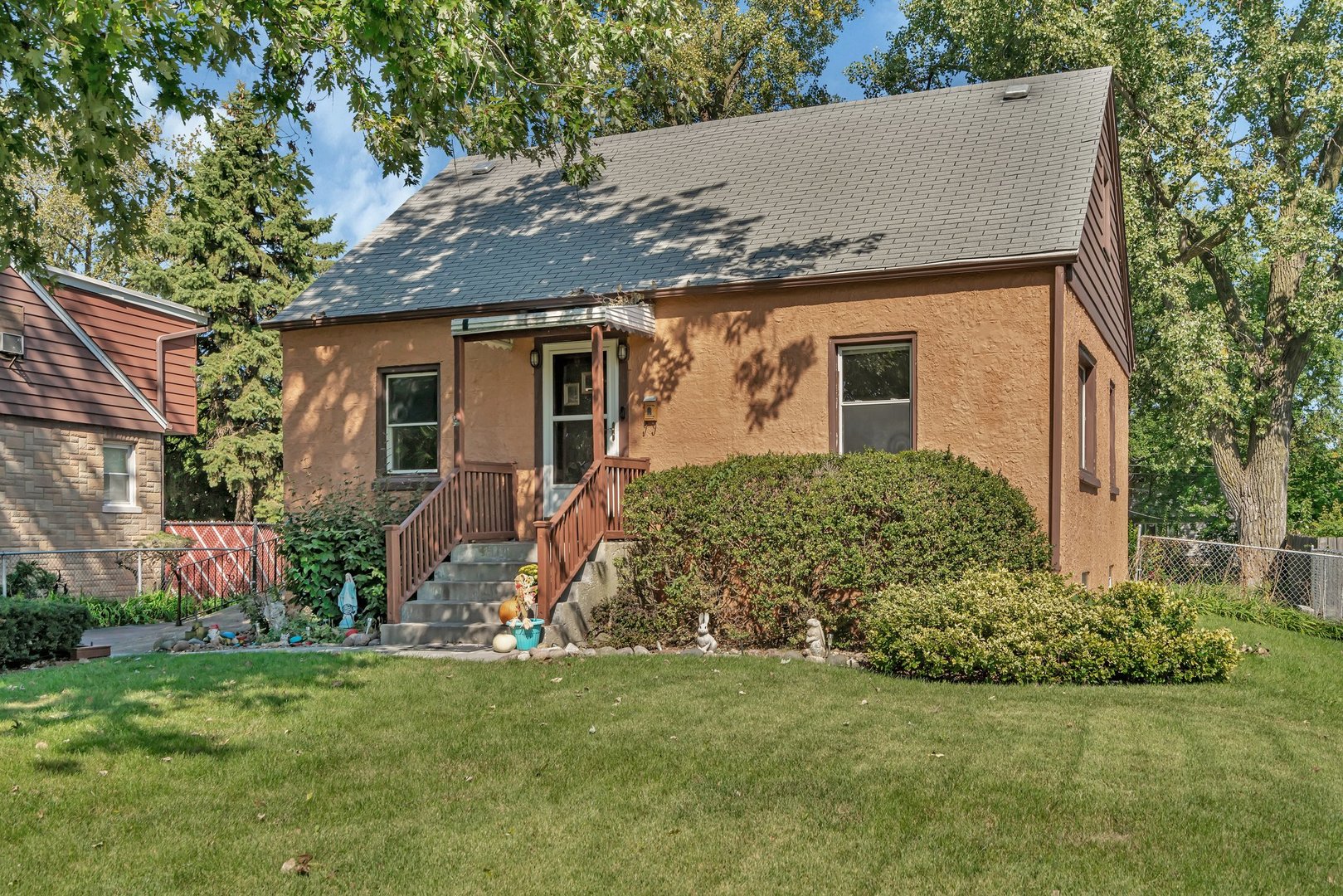 5012 W 82nd St Property Photo