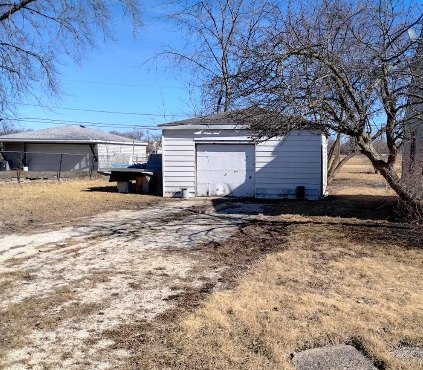 1103 Lotus Drive Property Photo 5