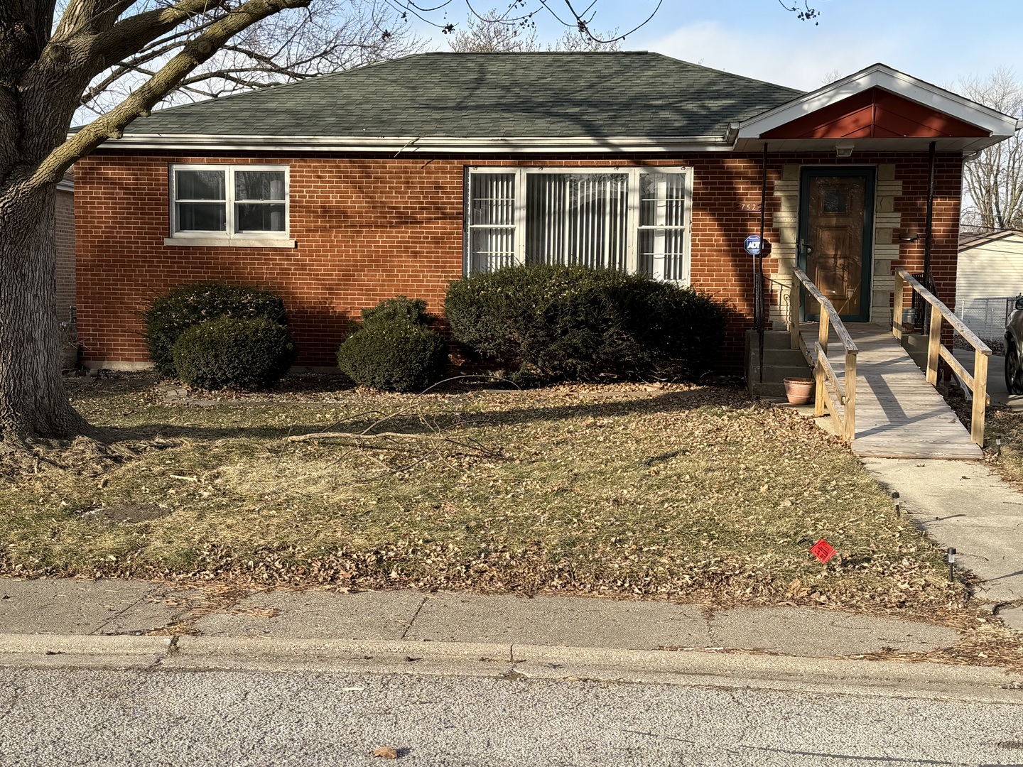 752 E 164th Street Property Photo