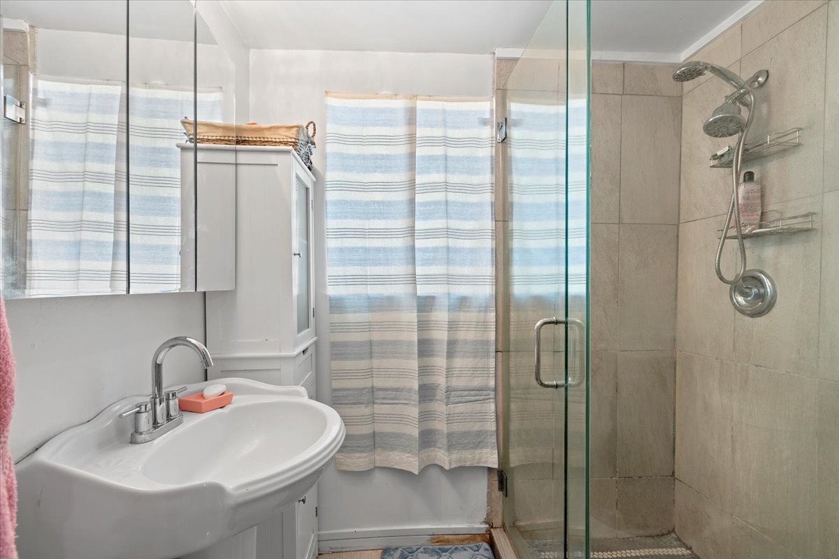 1325 S Sawyer Avenue Property Photo 7