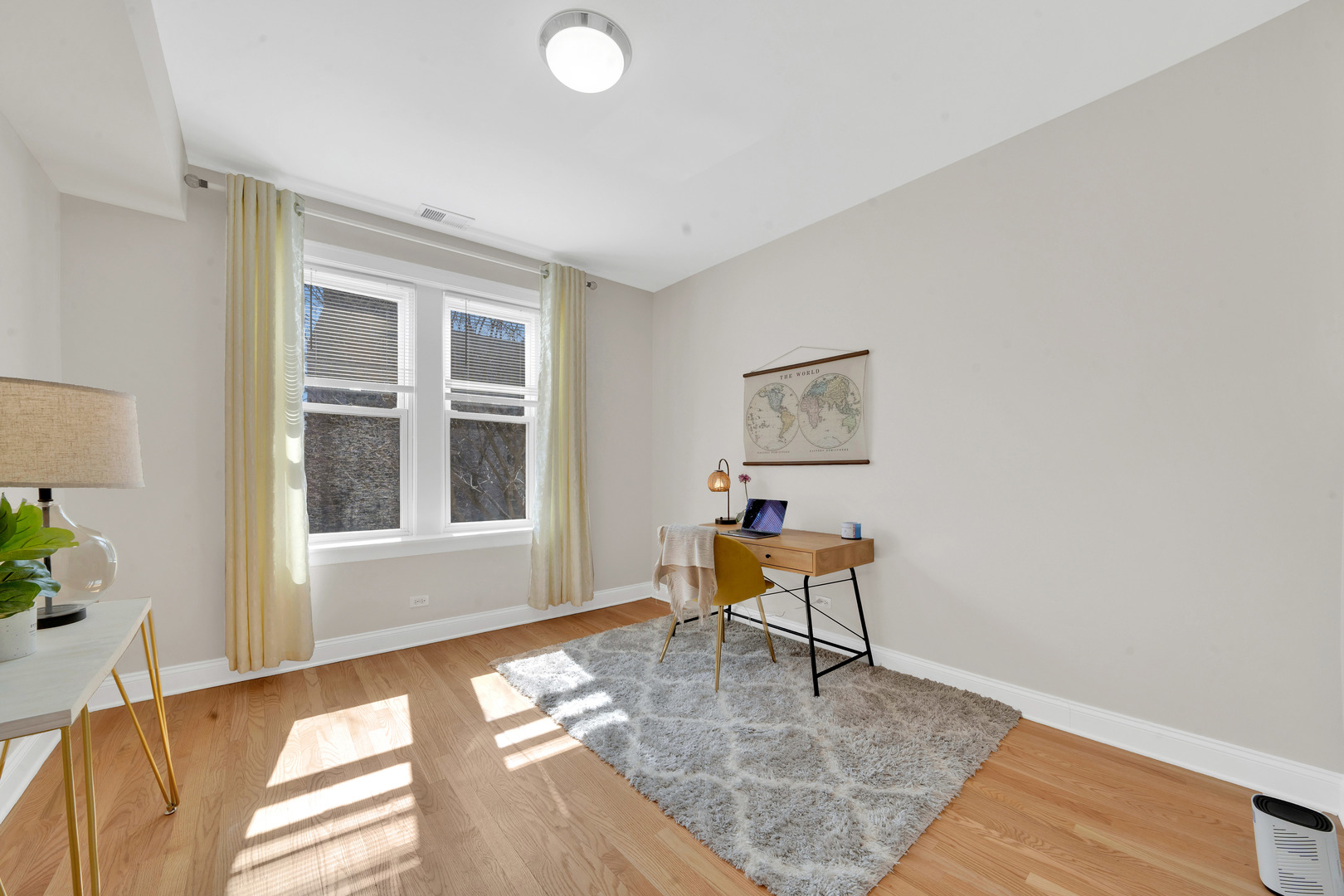 2236 W Roscoe Street 2 Property Photo 10