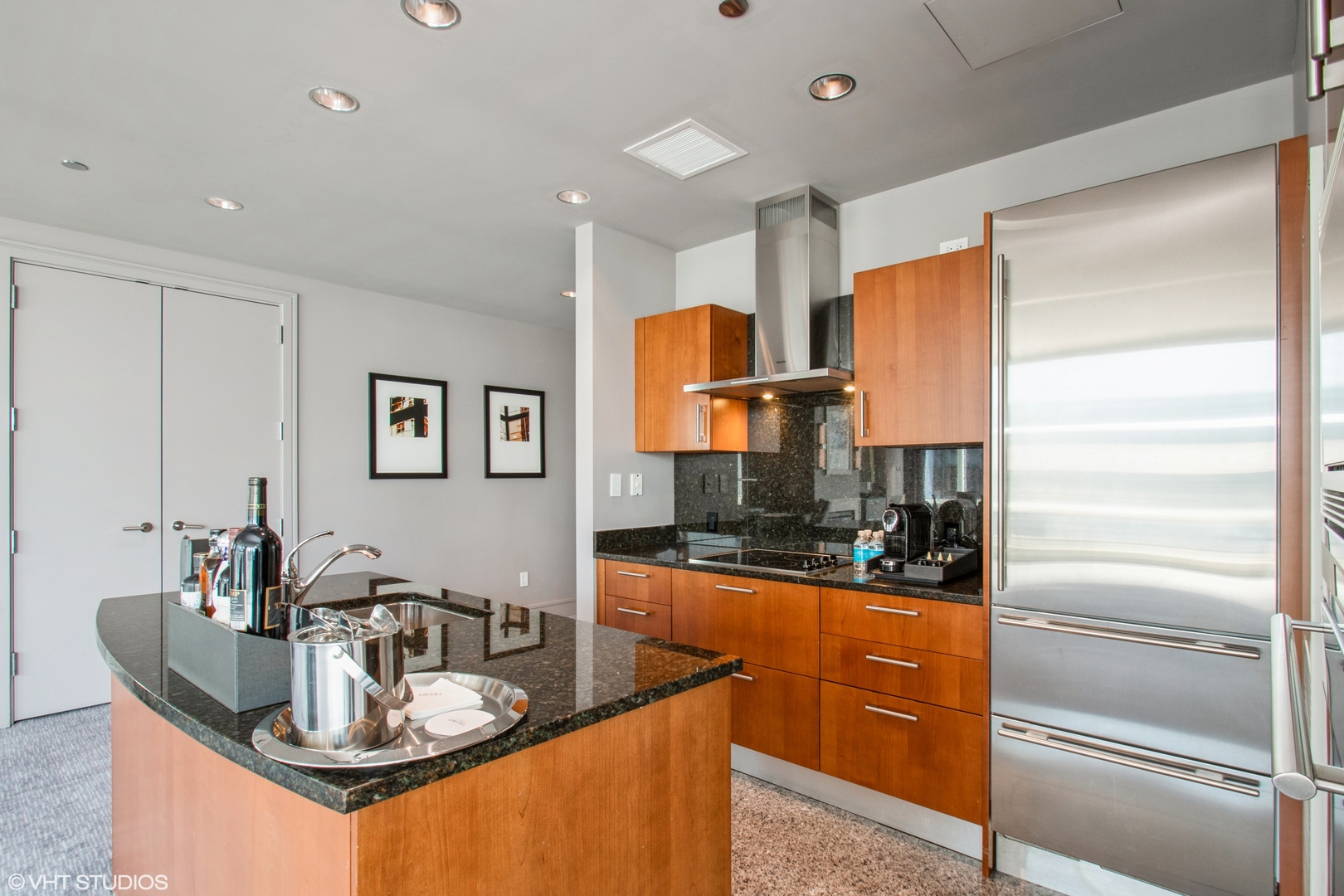 401 N Wabash Avenue 2432 Property Photo 8