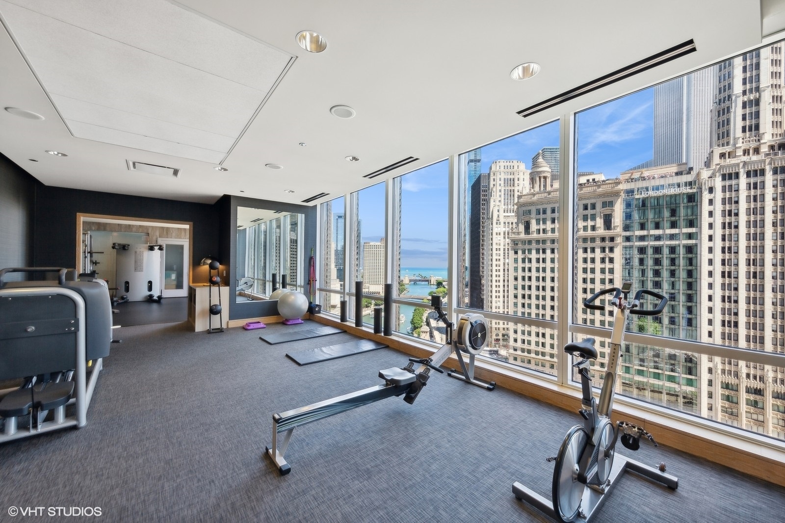 401 N Wabash Avenue 2526 Property Photo 14
