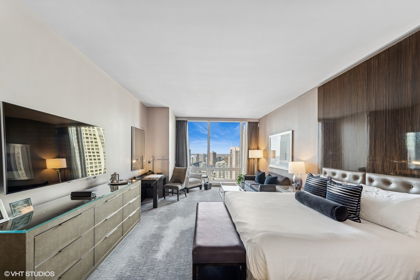 401 N Wabash Avenue 2318 Property Photo 3