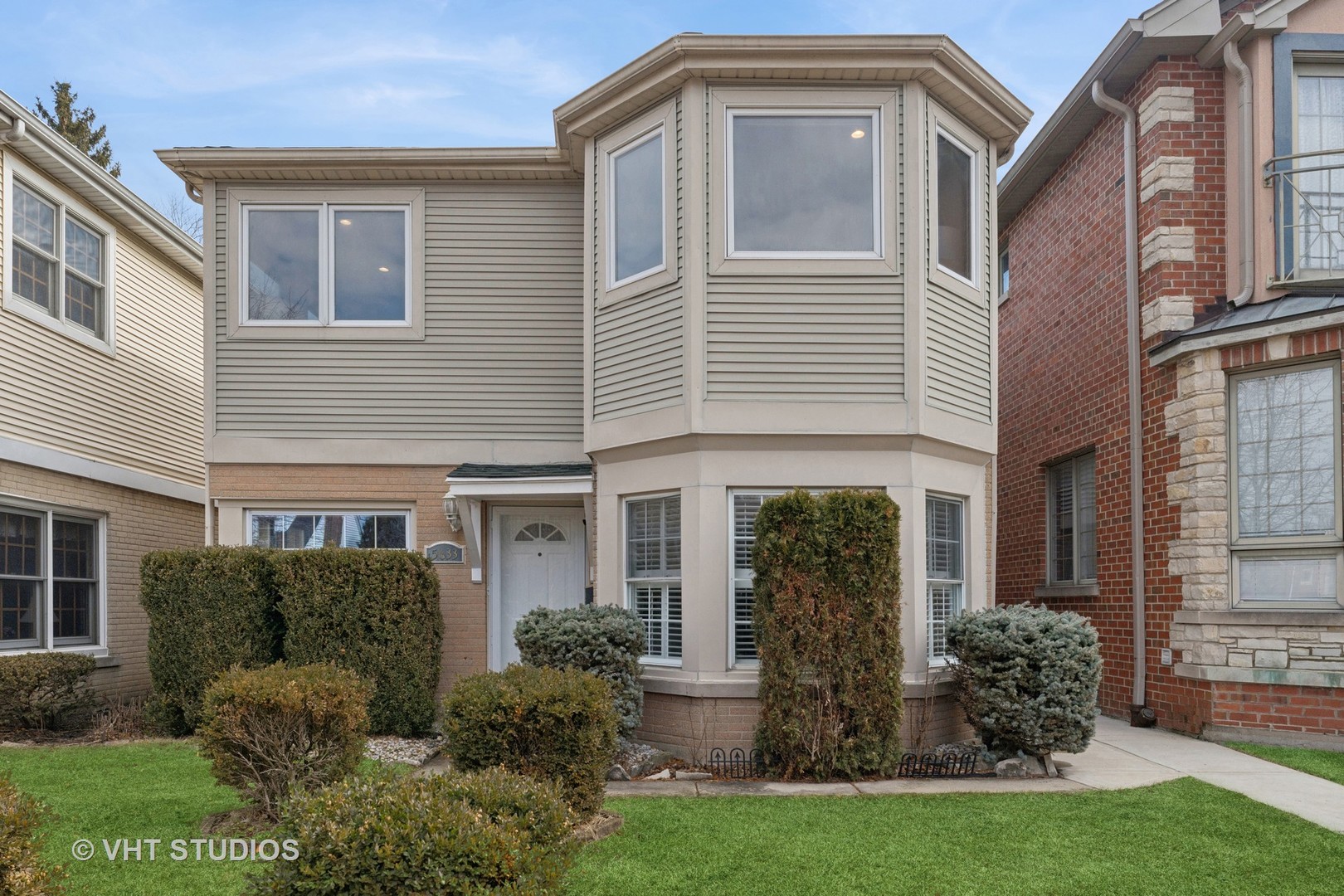 5633 N Kostner Avenue Property Photo 1