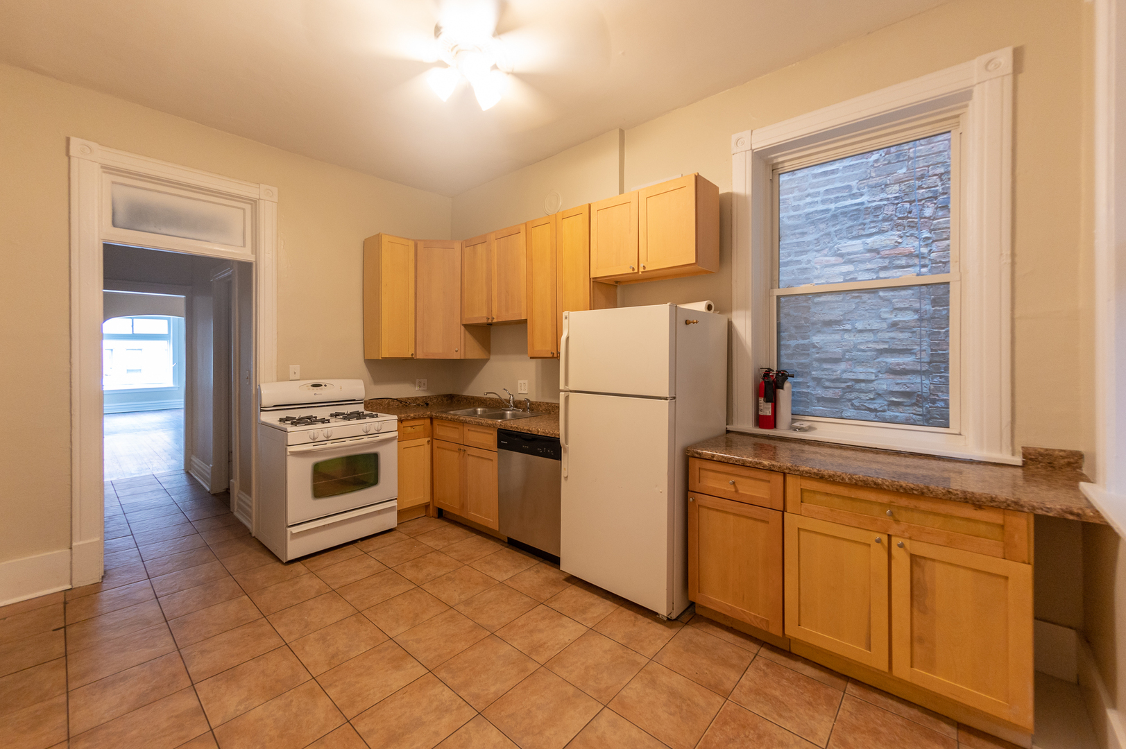 903 W Addison Avenue Property Photo 25