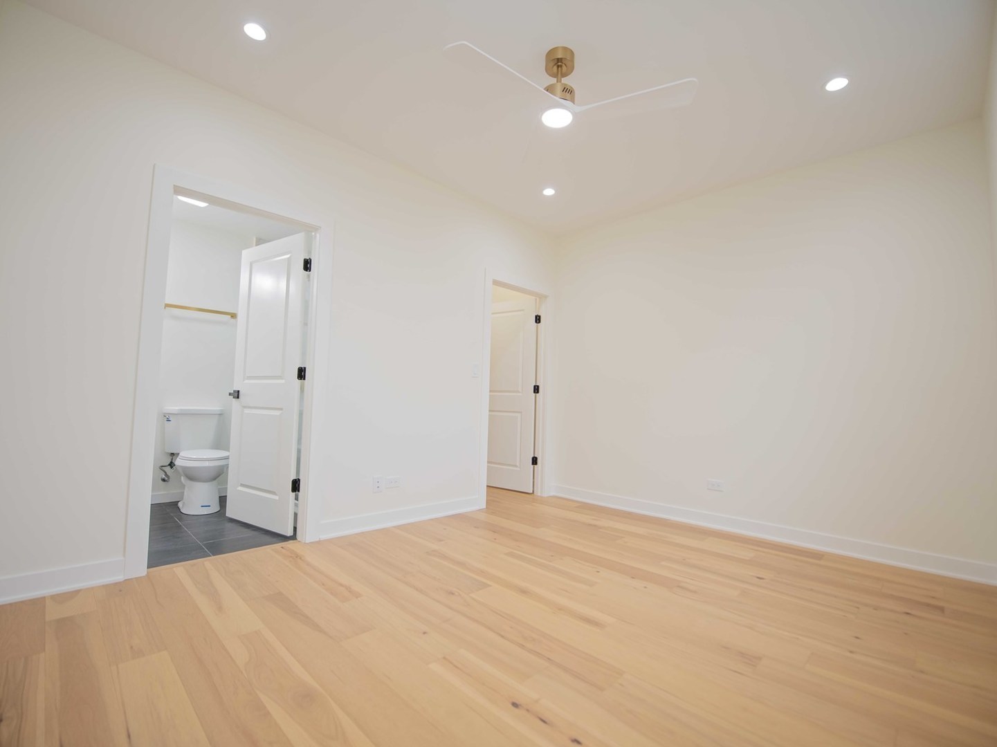 131 N 12th Avenue Property Photo 21