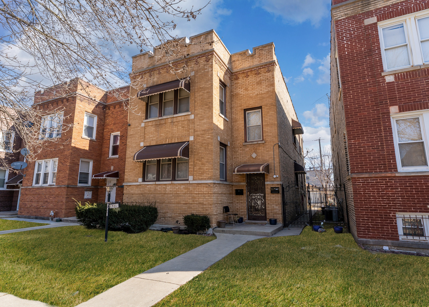 1721 N Menard Avenue Property Photo 2