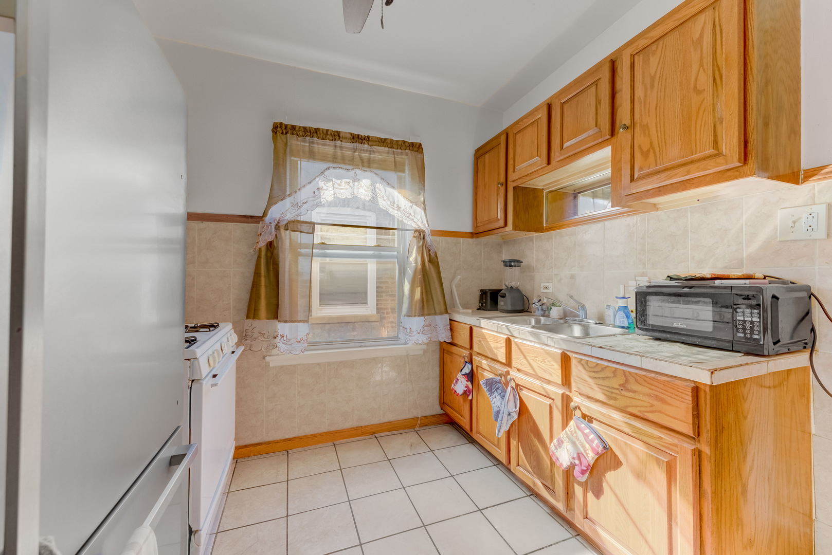 1721 N Menard Avenue Property Photo 18