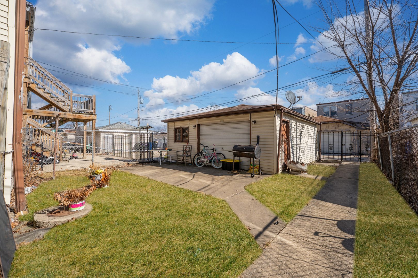 1721 N Menard Avenue Property Photo 27
