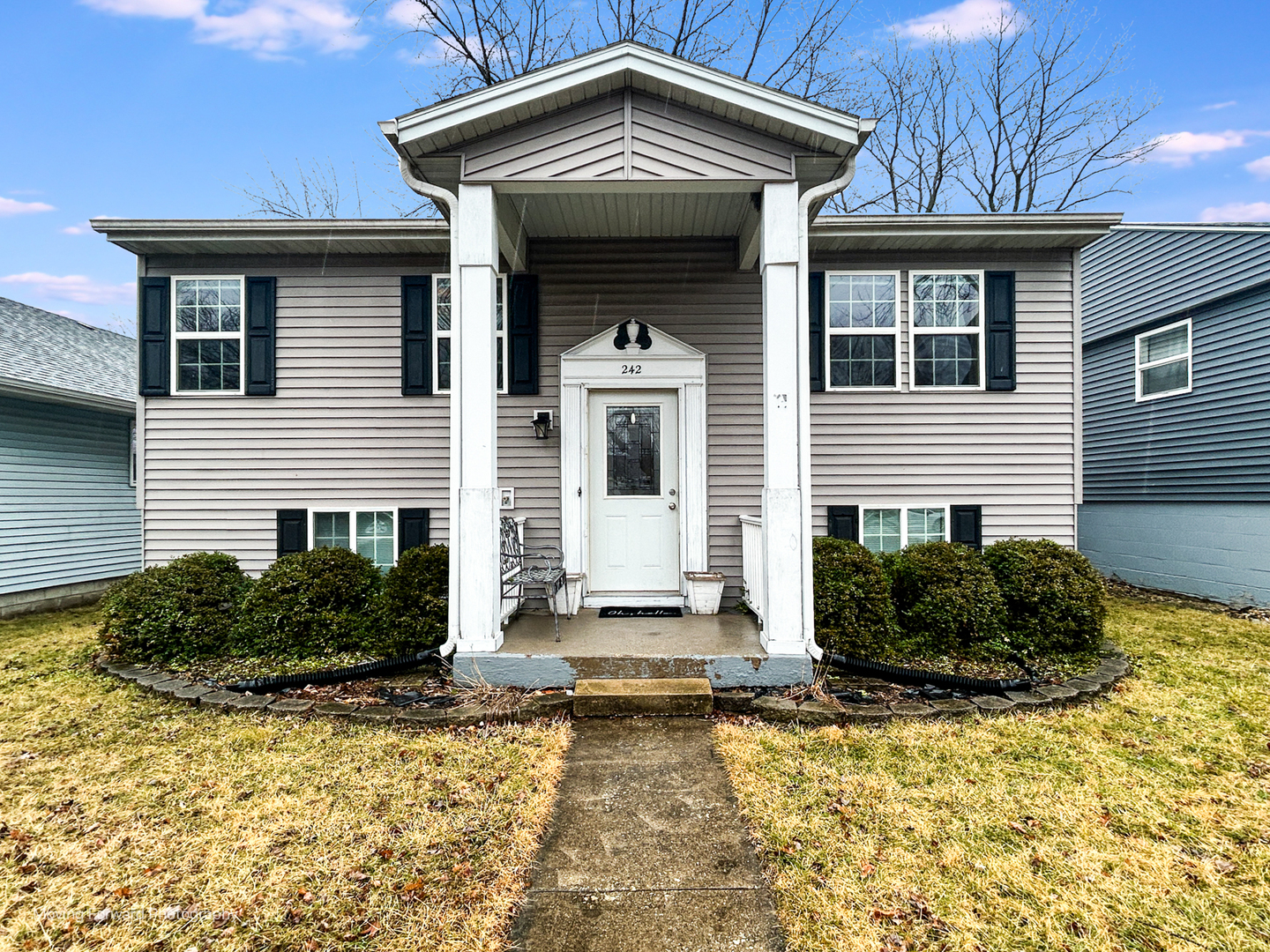 242 N Jackson Avenue Property Photo