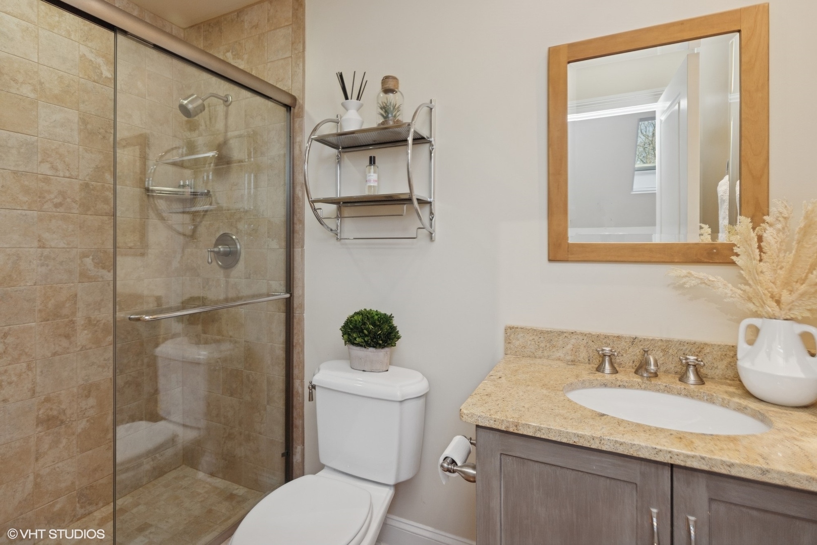 770 Oakwood Avenue Property Photo 28