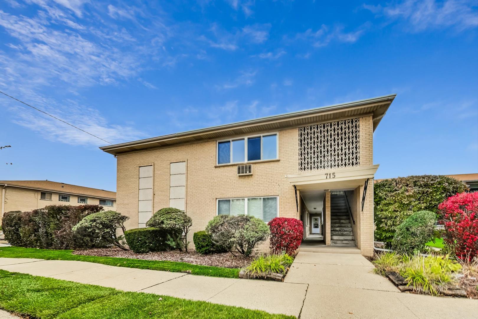 715 Busse Highway B2 Property Photo