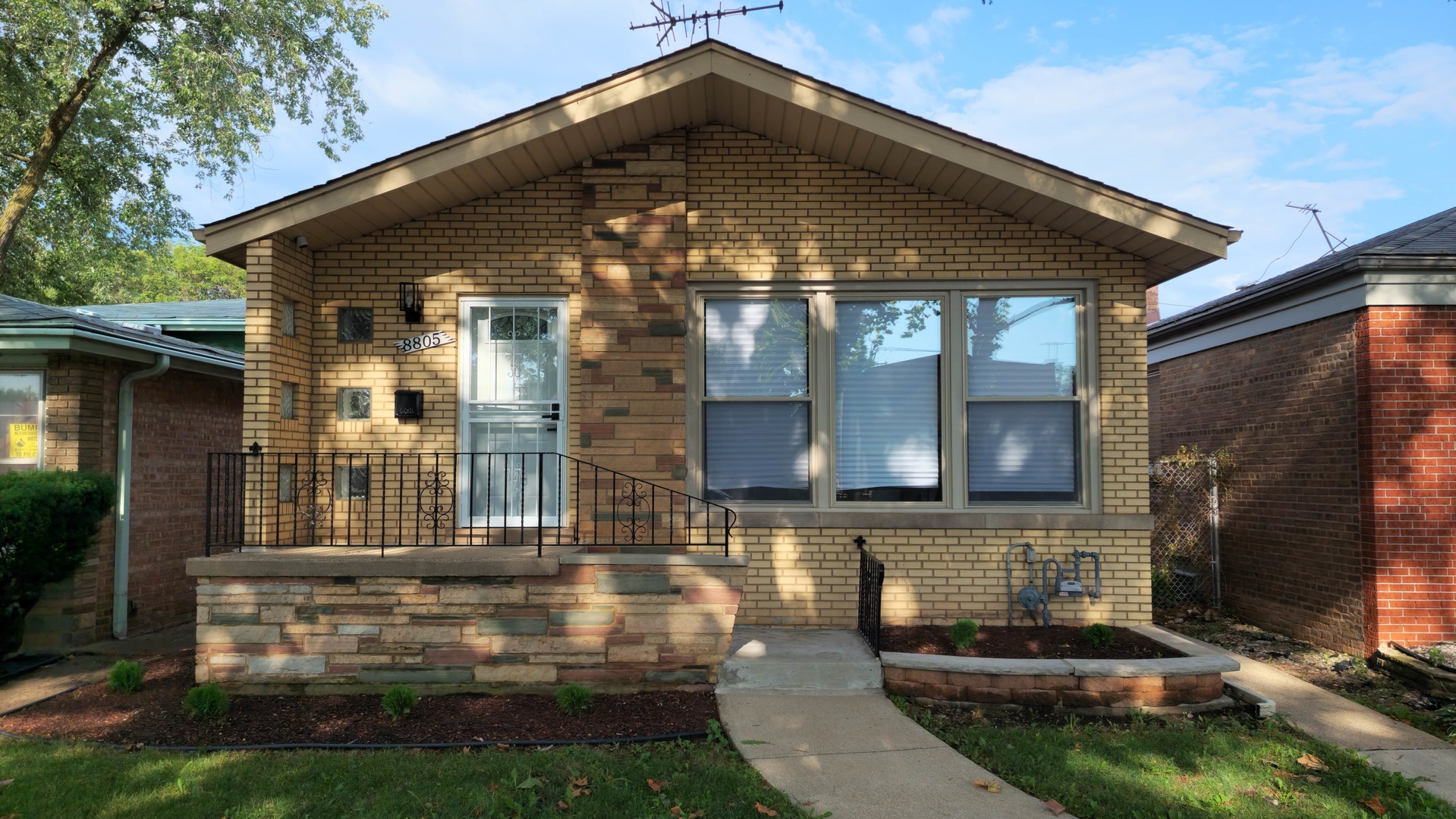 8805 S Cornell Ave Property Photo