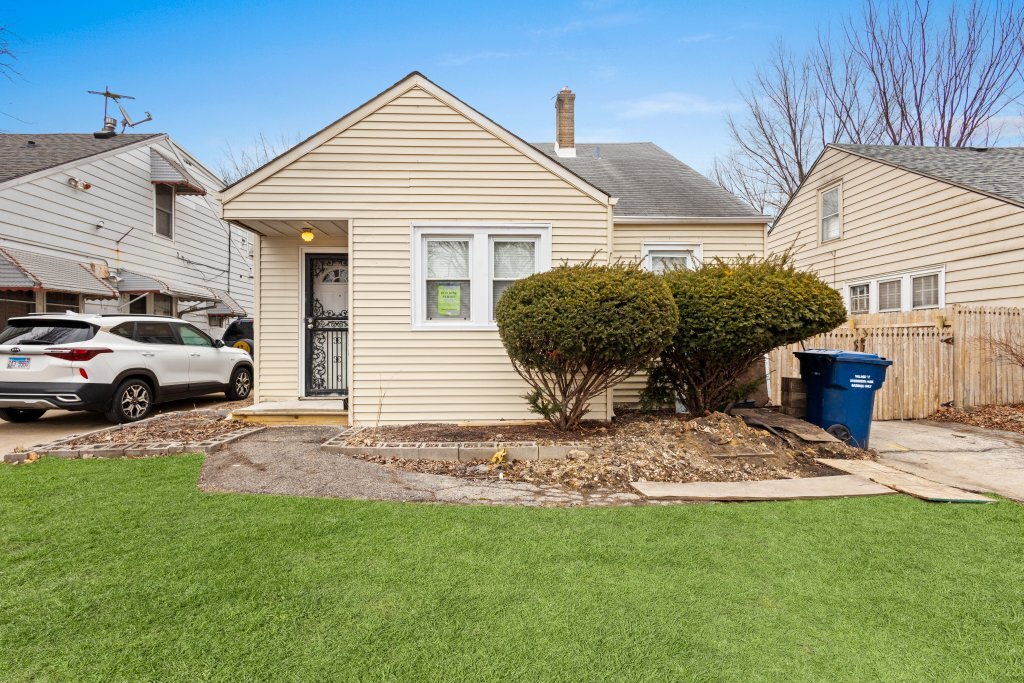 8839 S Mozart Avenue Property Photo