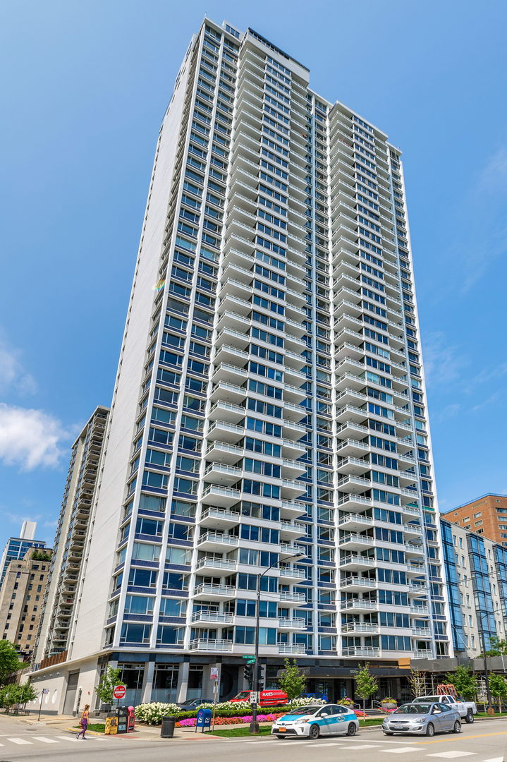1300 N Lake Shore Drive 21A Property Photo 1