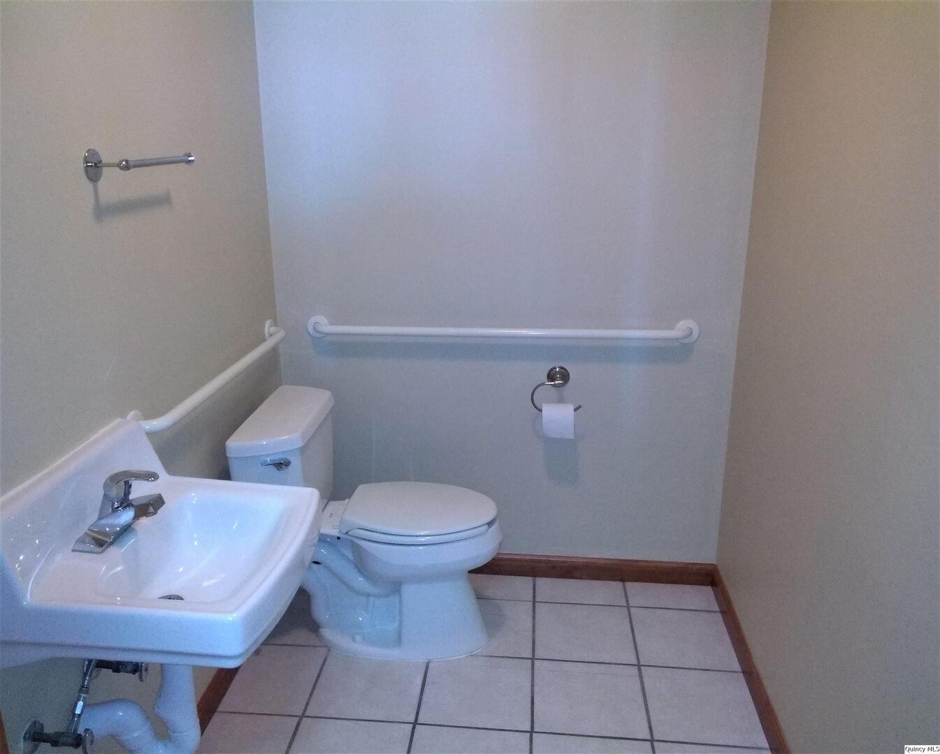 3236 Broadway Street, Suite 300 Property Photo 10