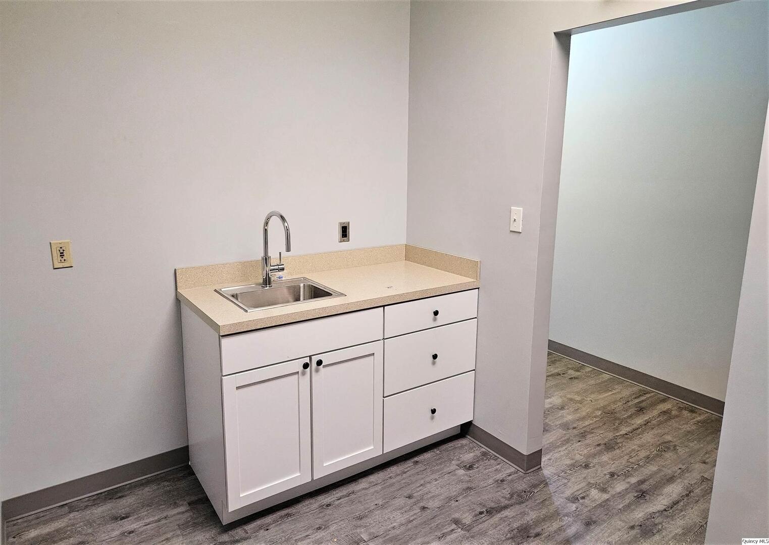 3236 Broadway Street, Suite 300 Property Photo 11
