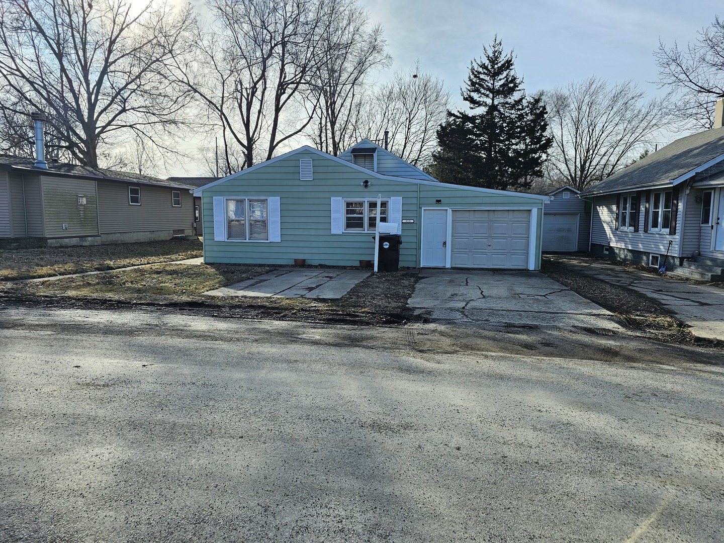 313 S Cain Street Property Photo