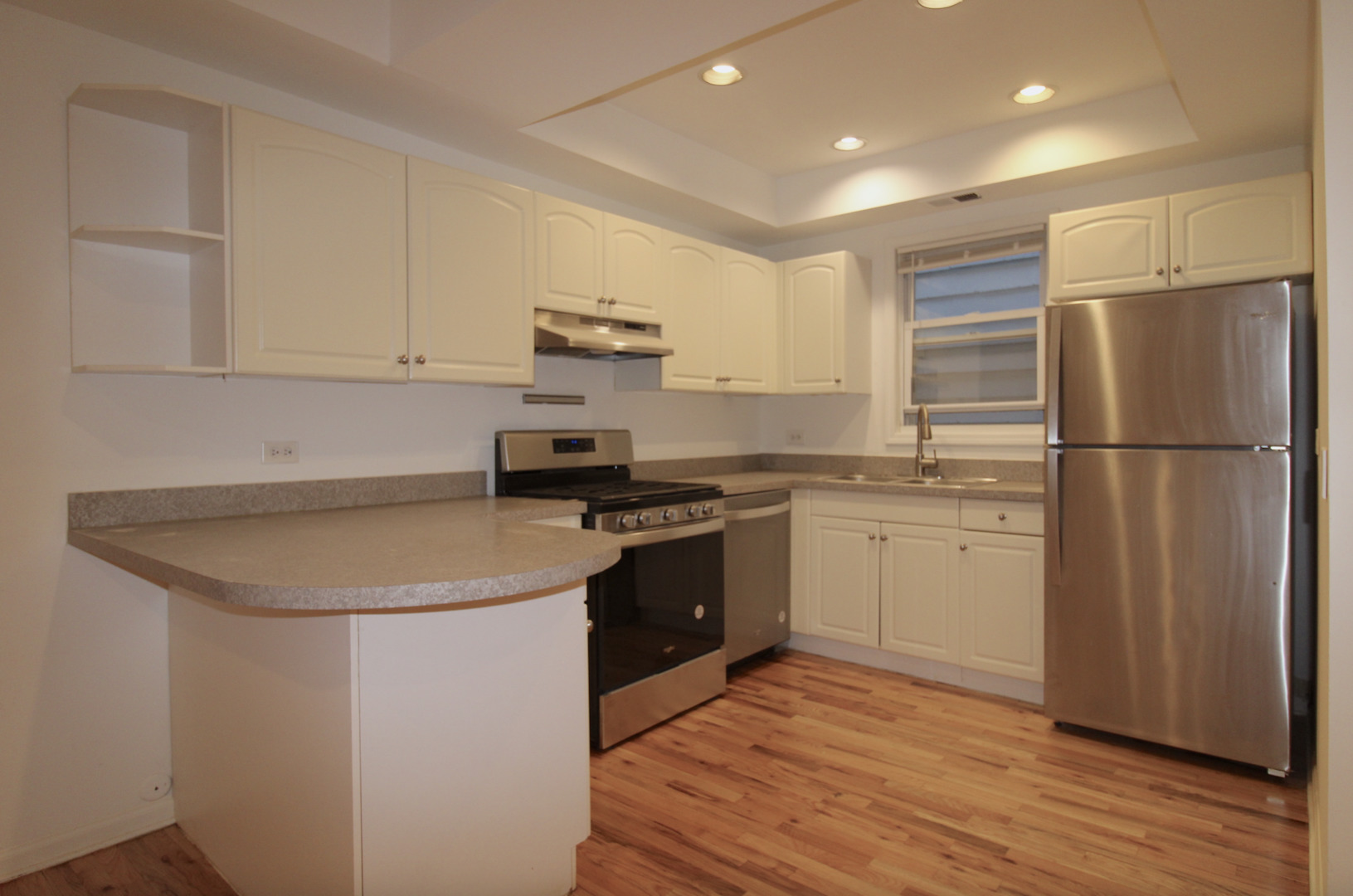 1454 W Walton Street Property Photo 10