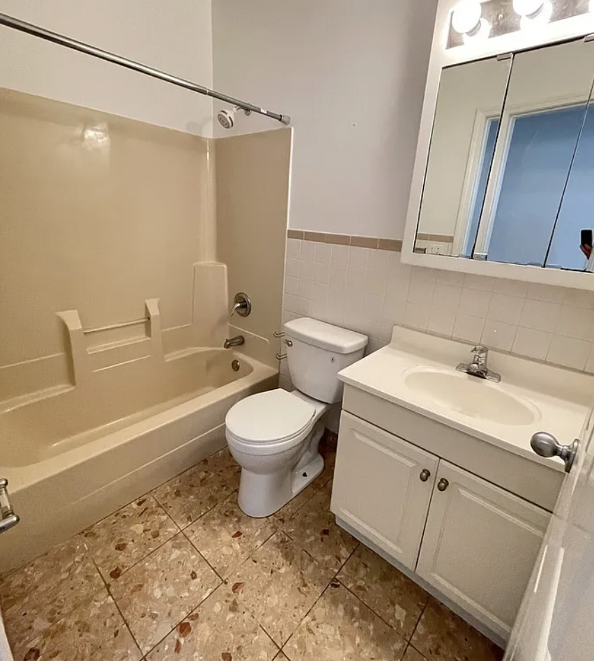 1454 W Walton Street Property Photo 14