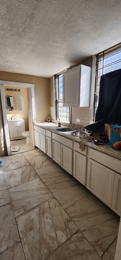 10907 S State Street Property Photo 2