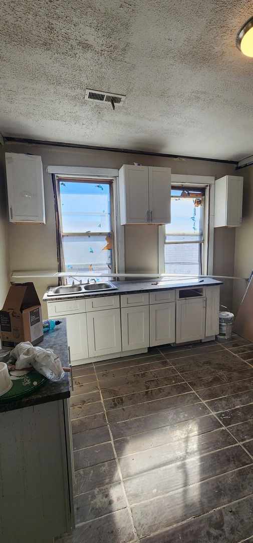 10907 S State Street Property Photo 6