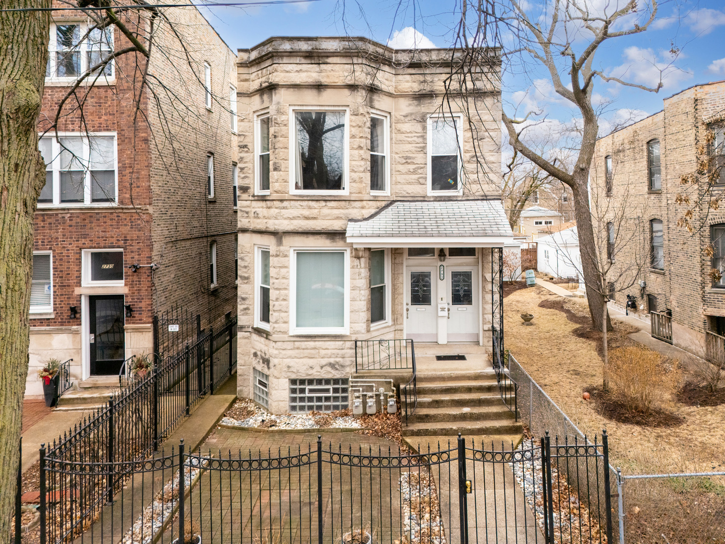 2732 N Richmond Street Property Photo 1