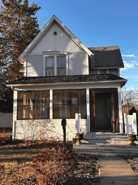 306 6th Street Property Photo