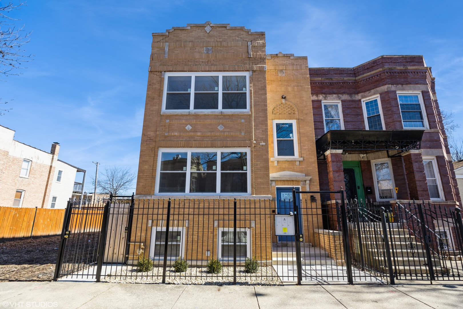 615 N Troy Street Property Photo 1