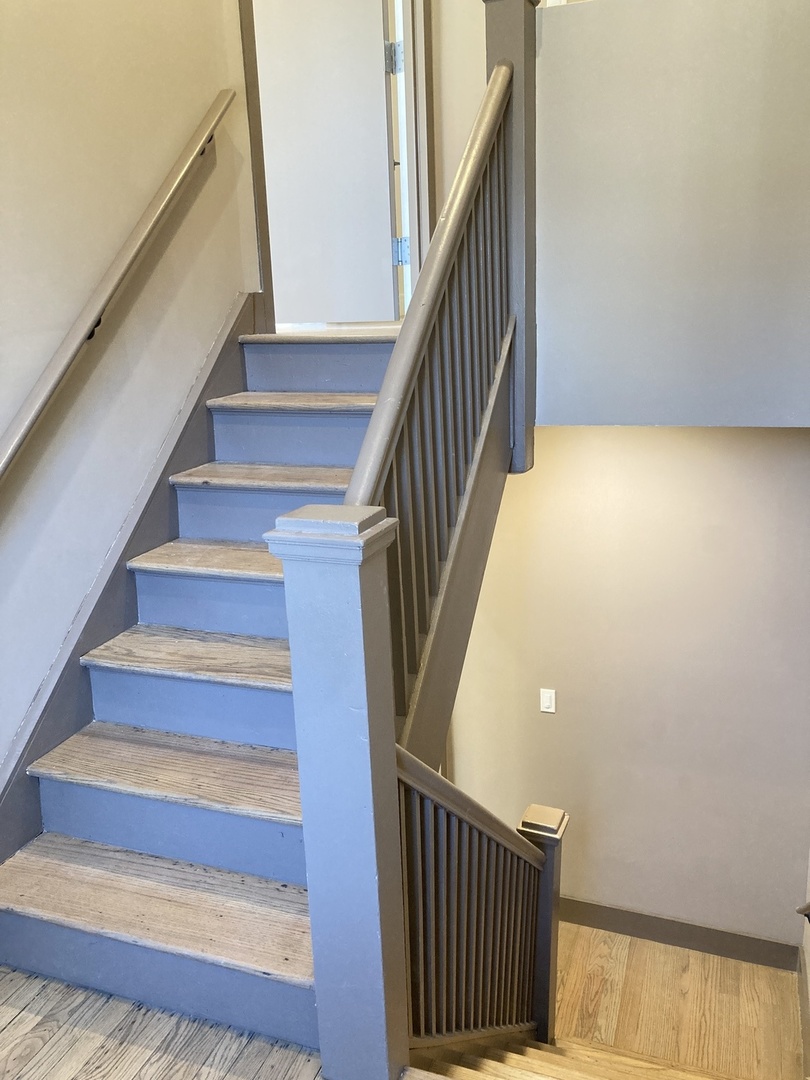 615 N Troy Street Property Photo 2